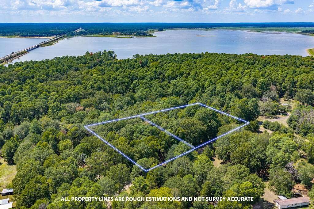 4 Acres of Residential Land for Sale in Etoile, Texas