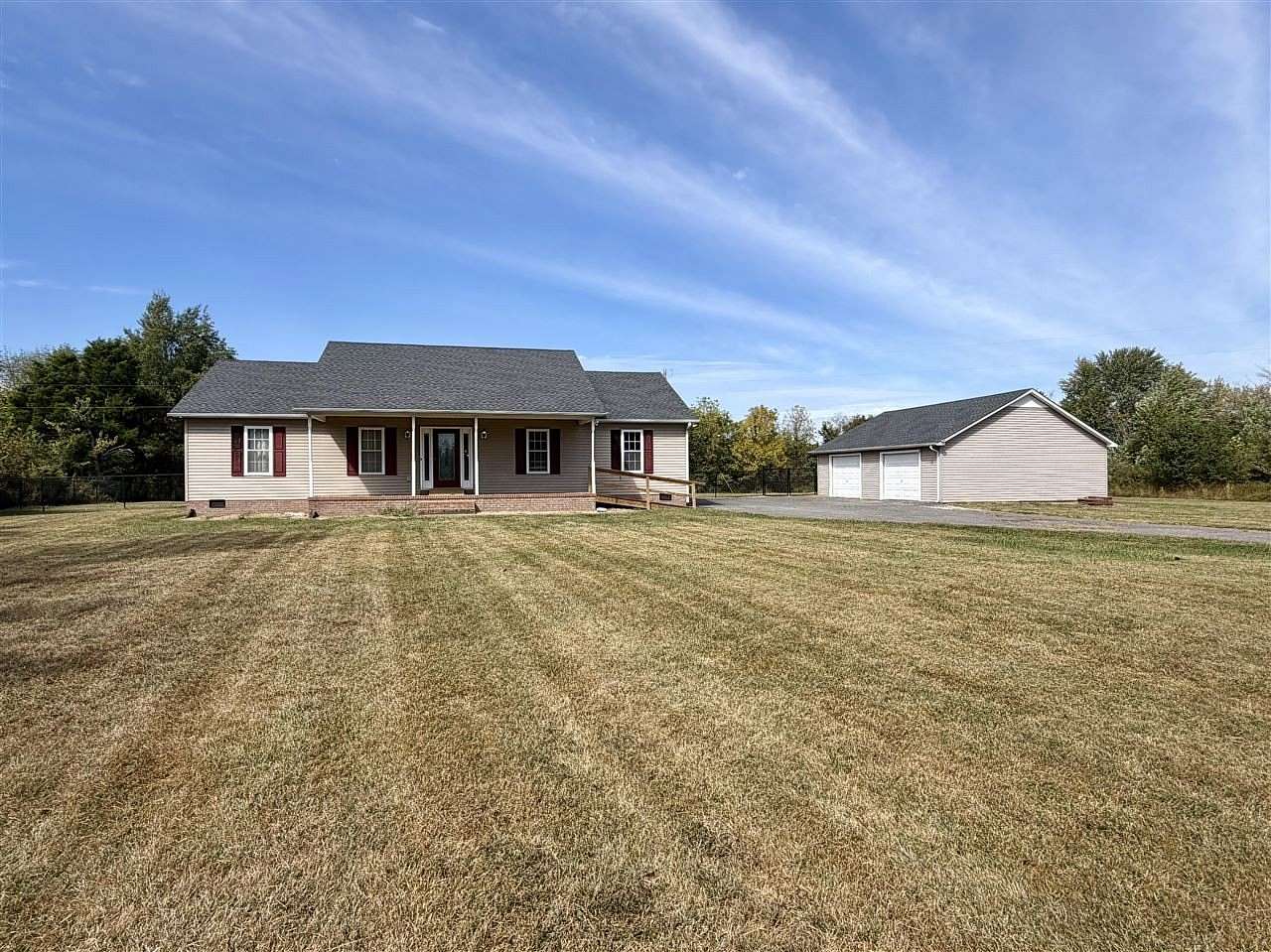 2.54 Acres of Land with Home for Sale in Bowling Green, Kentucky