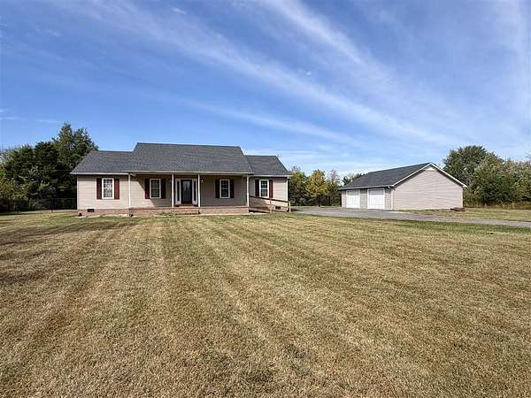 2.54 Acres of Land with Home for Sale in Bowling Green, Kentucky