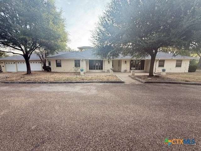 6.59 Acres of Land with Home for Sale in Eddy, Texas