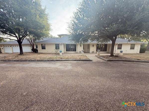 6.59 Acres of Land with Home for Sale in Eddy, Texas