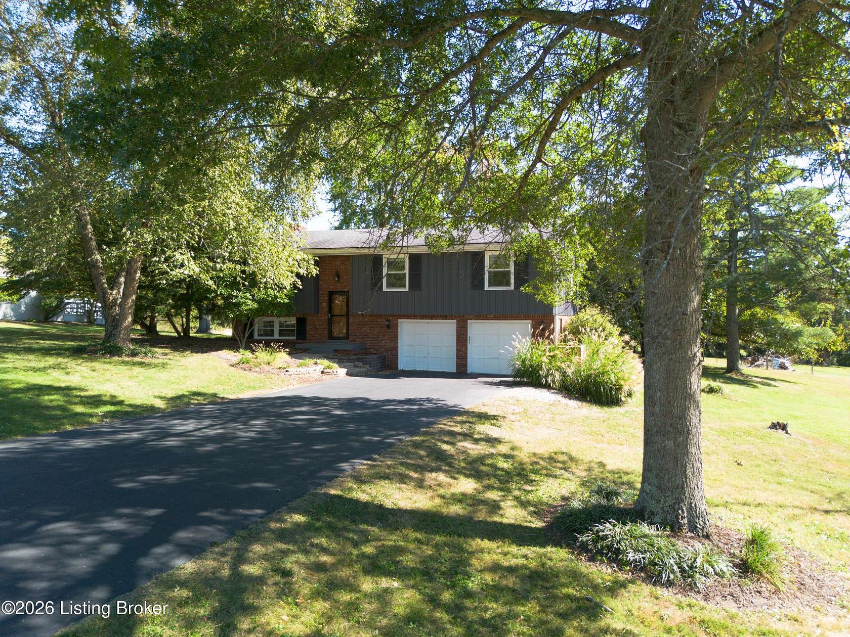 1.65 Acres of Land with Home for Sale in Crestwood, Kentucky