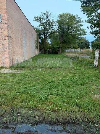 0.06 Acres of Land for Sale in Chicago, Illinois