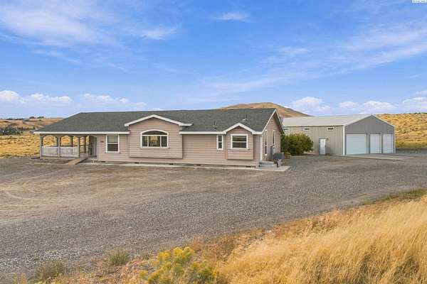 2.48 Acres of Land with Home for Sale in Benton City, Washington