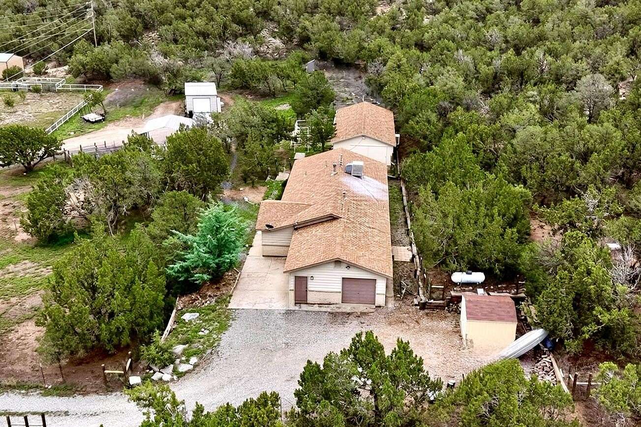 9.34 Acres of Land with Home for Sale in Edgewood, New Mexico