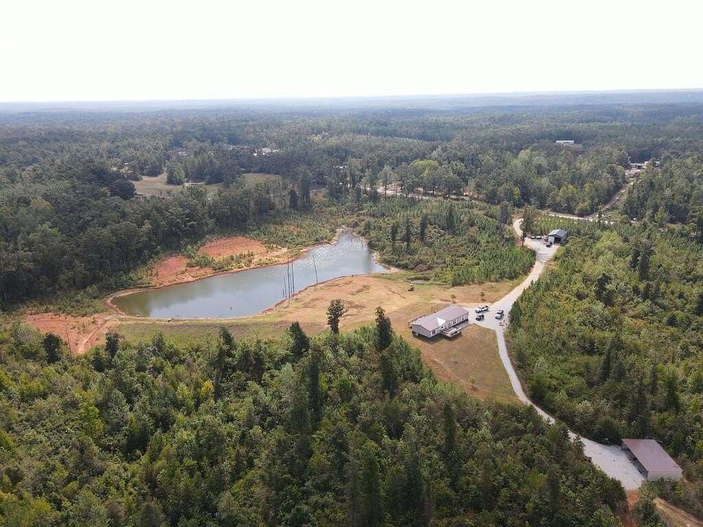 106 Acres of Land with Home for Sale in Ripley, Mississippi