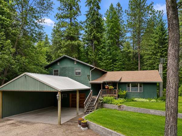 21 Acres of Land with Home for Sale in Clayton, Washington