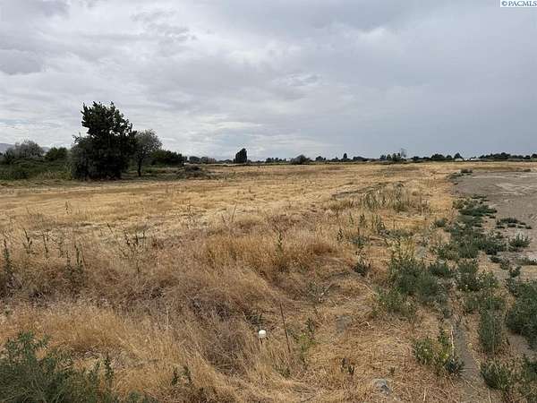 6.42 Acres of Residential Land for Sale in Prosser, Washington