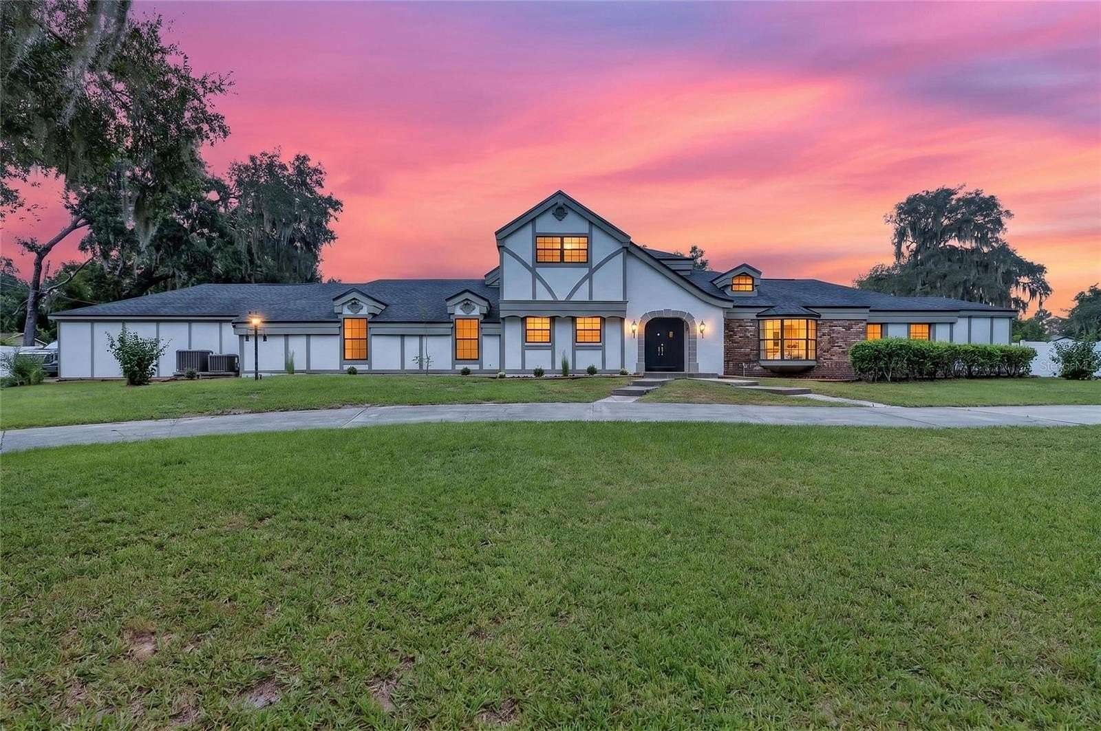 1.73 Acres of Land with Home for Sale in Riverview, Florida