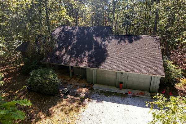 5.29 Acres of Land with Home for Sale in Monteagle, Tennessee