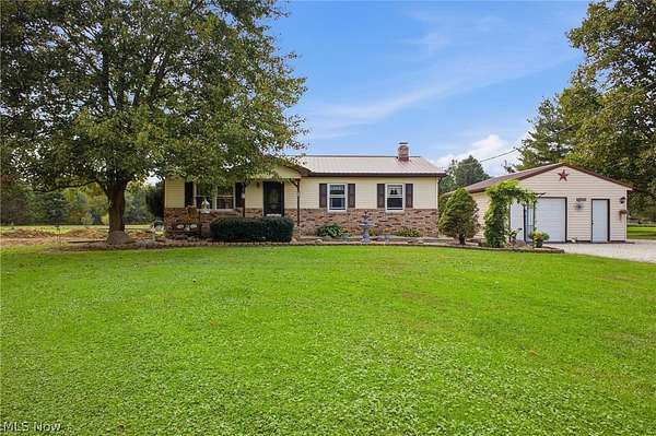 3.33 Acres of Land with Home for Sale in Farmdale, Ohio