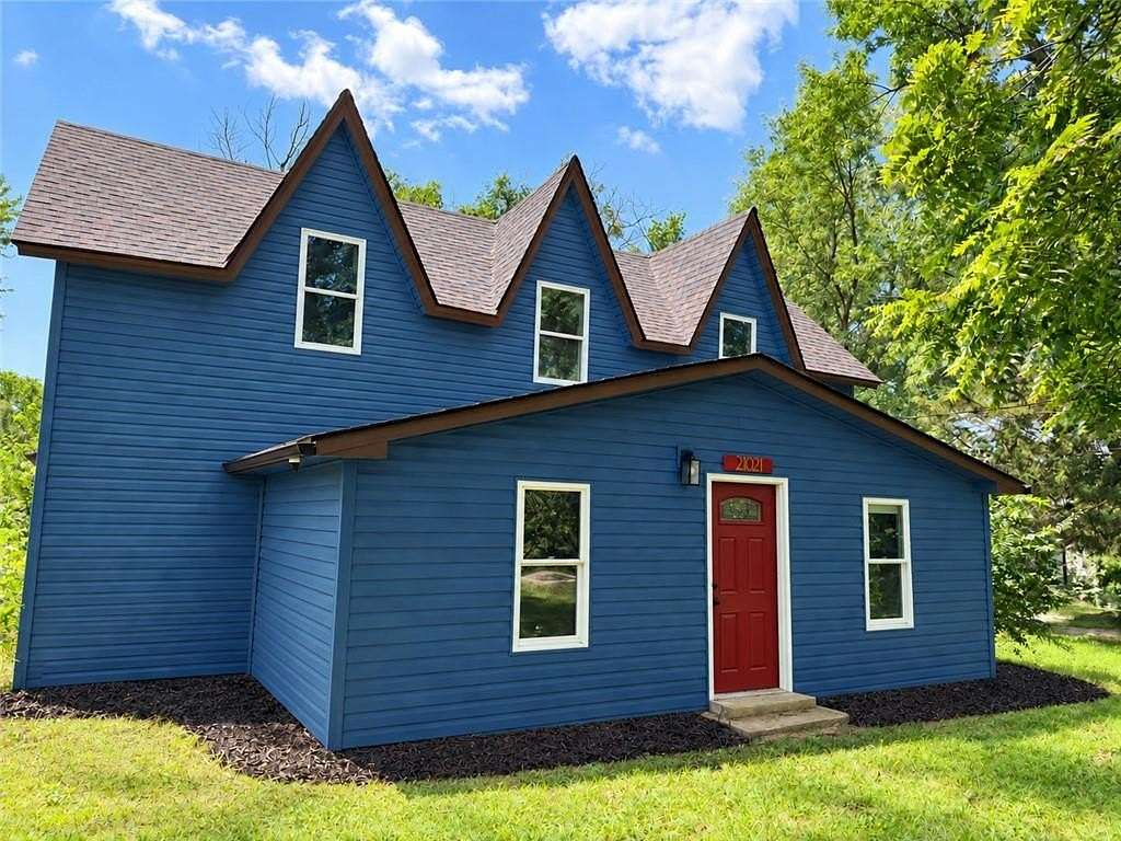 7.57 Acres of Land with Home for Sale in Liberty, Missouri