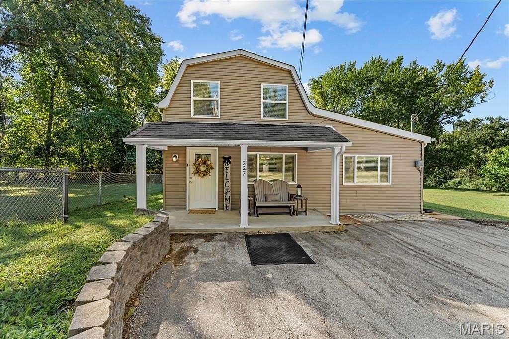1.86 Acres of Land with Home for Sale in Valley Park, Missouri