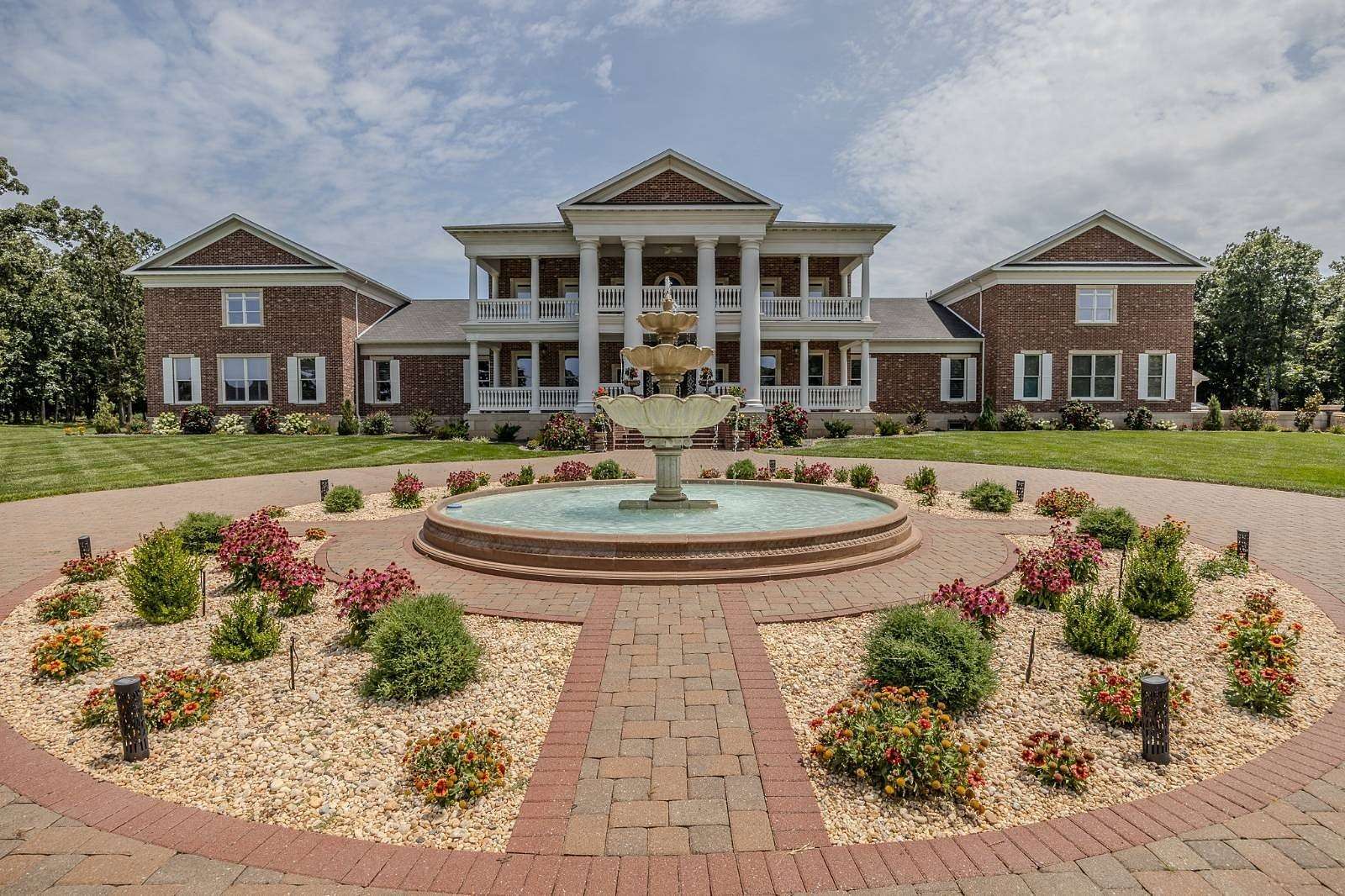 7 Acres of Land with Home for Auction in Lebanon, Missouri