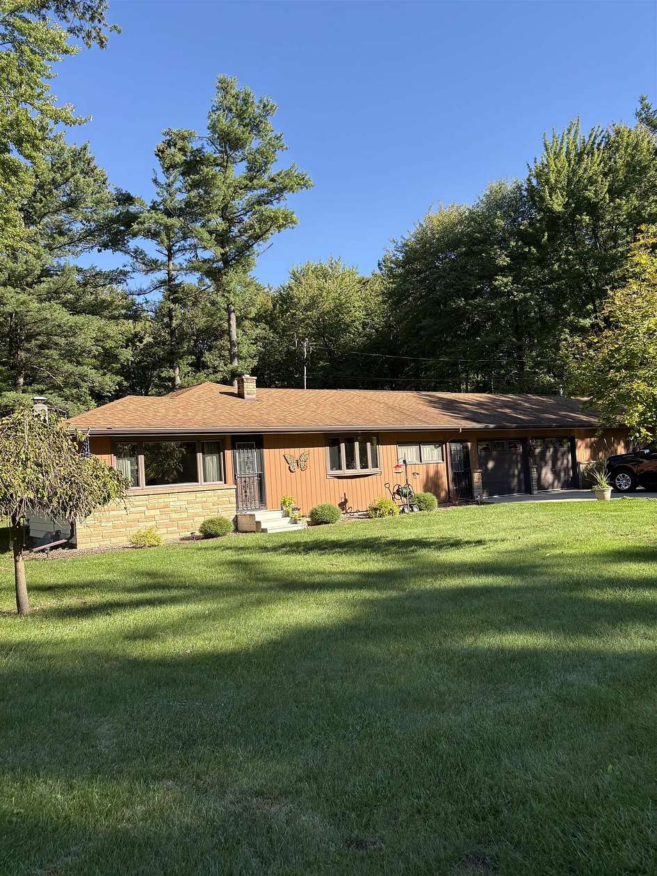 2.59 Acres of Land with Home for Sale in Wisconsin Rapids, Wisconsin