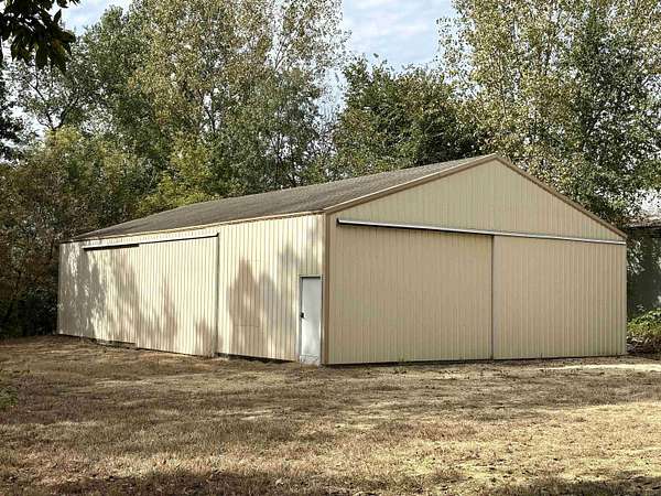 0.5 Acres of Mixed-Use Land for Lease in Shannon, Illinois