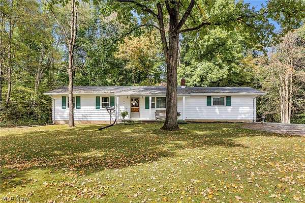 8 Acres of Land with Home for Sale in Mansfield, Ohio
