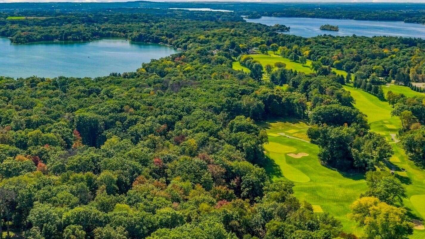 3.16 Acres of Residential Land for Sale in Hartland, Wisconsin