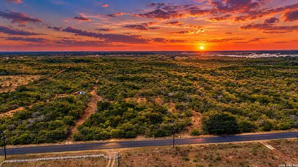 10 Acres of Recreational & Residential Land for Sale in Hondo, Texas