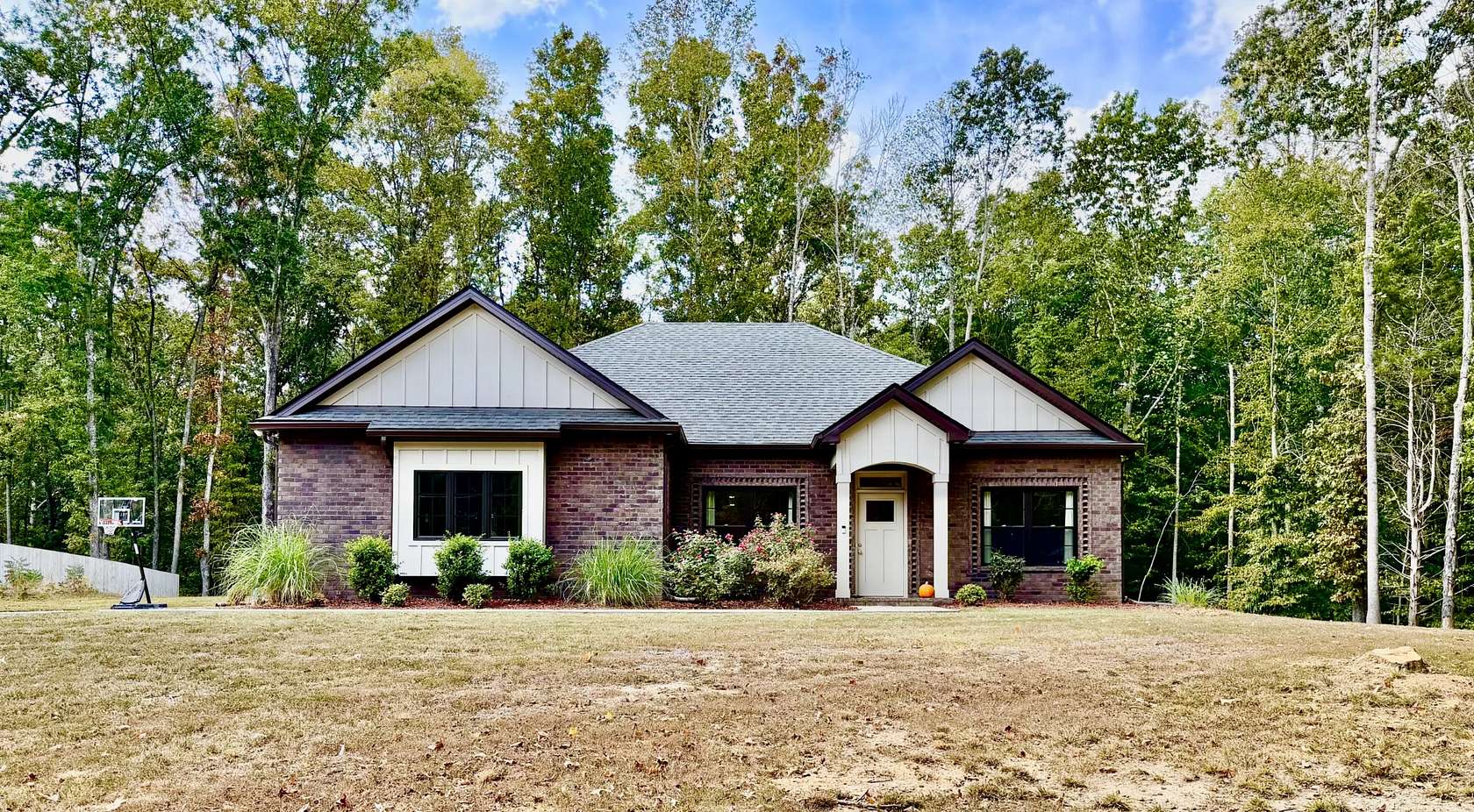 1.8 Acres of Land with Home for Sale in Clarksville, Tennessee