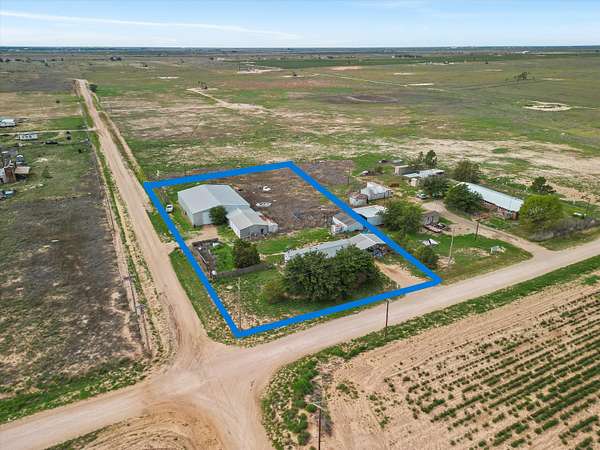 5 Acres of Residential Land for Sale in Sundown, Texas