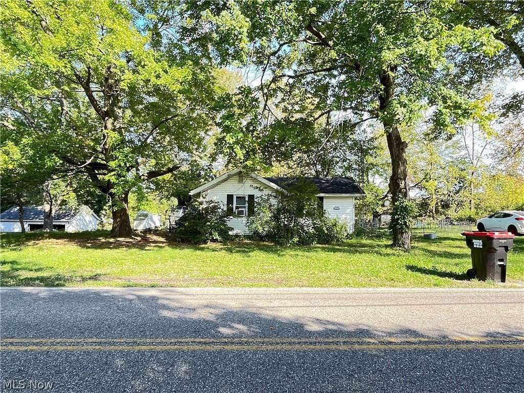 1 Acre of Residential Land for Sale in Uniontown, Ohio