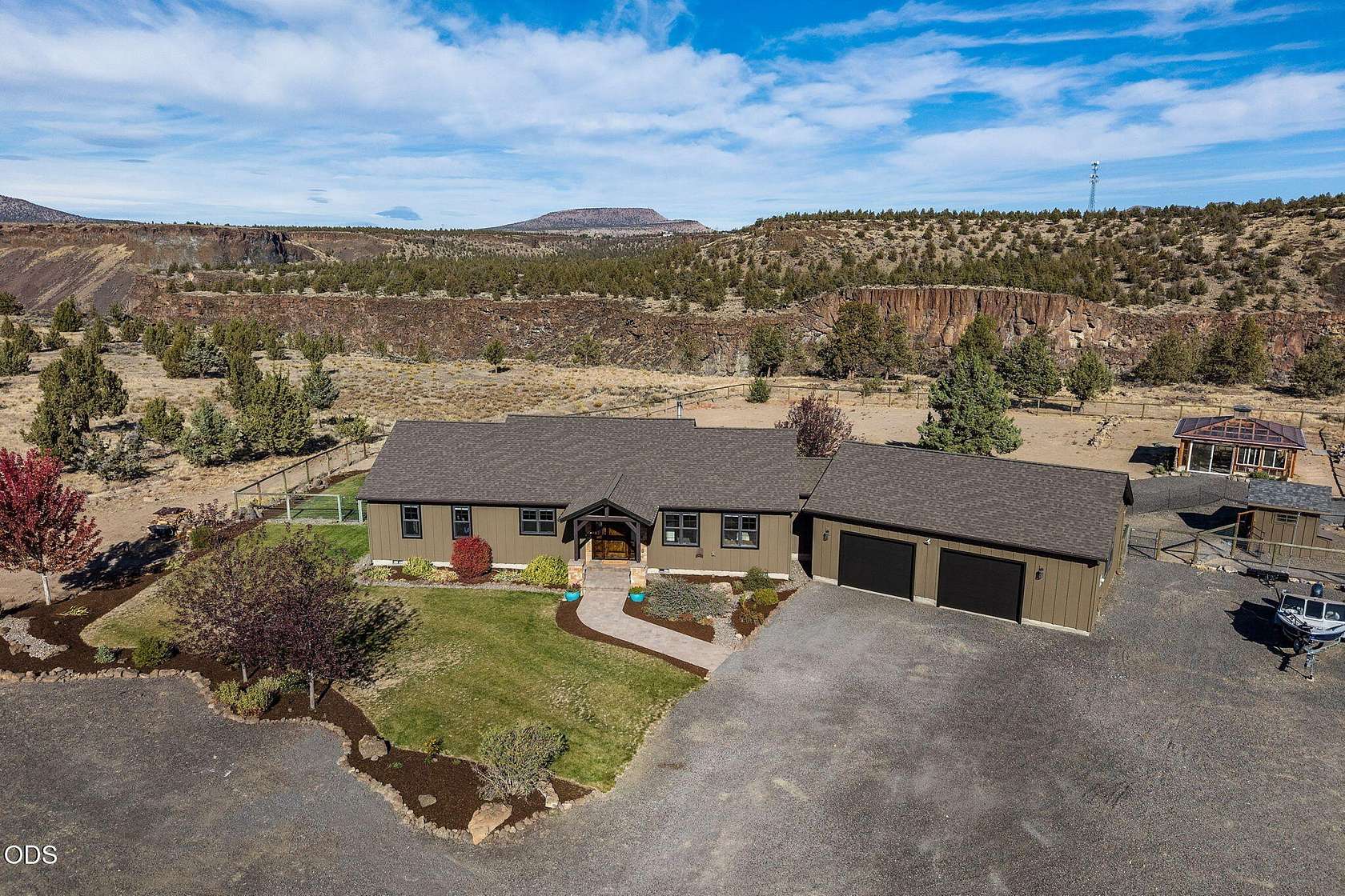 10.7 Acres of Land with Home for Sale in Terrebonne, Oregon