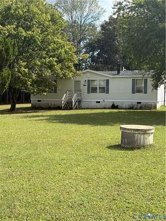 1.5 Acres of Land with Home for Sale in Tappahannock, Virginia