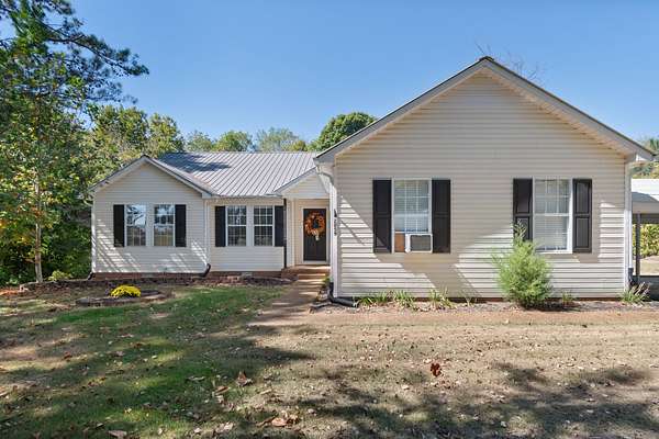 1.5 Acres of Land with Home for Sale in Spring Hill, Tennessee