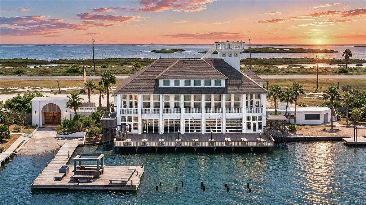3.19 Acres of Improved Mixed-Use Land for Sale in Aransas Pass, Texas