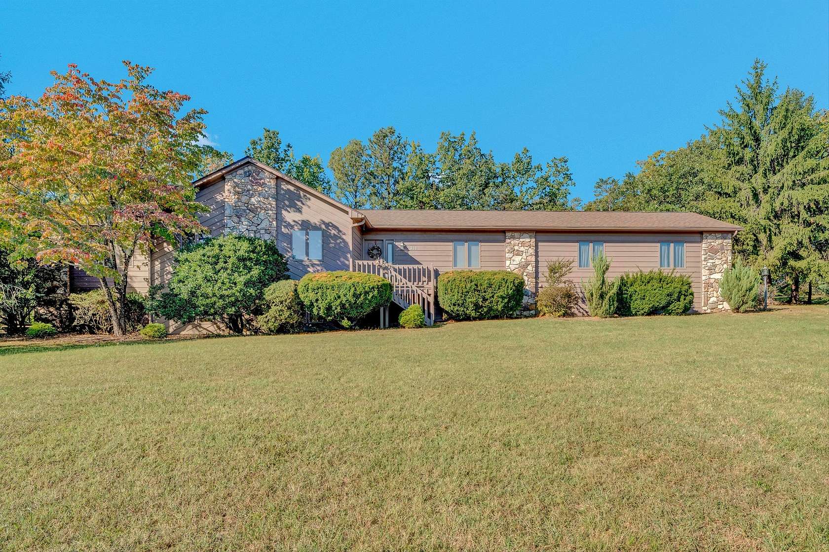 5.12 Acres of Land with Home for Sale in Blue Ridge, Virginia