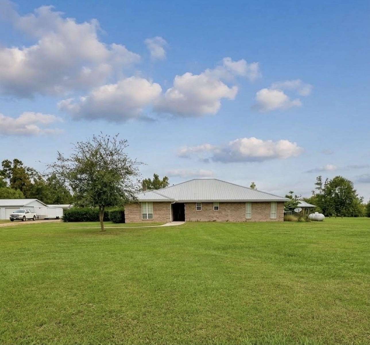 4 Acres of Land with Home for Sale in Clarksville, Florida