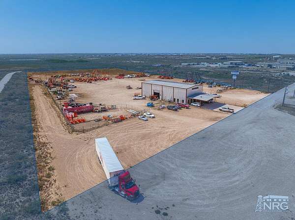 10 Acres of Improved Commercial Land for Sale in Midland, Texas