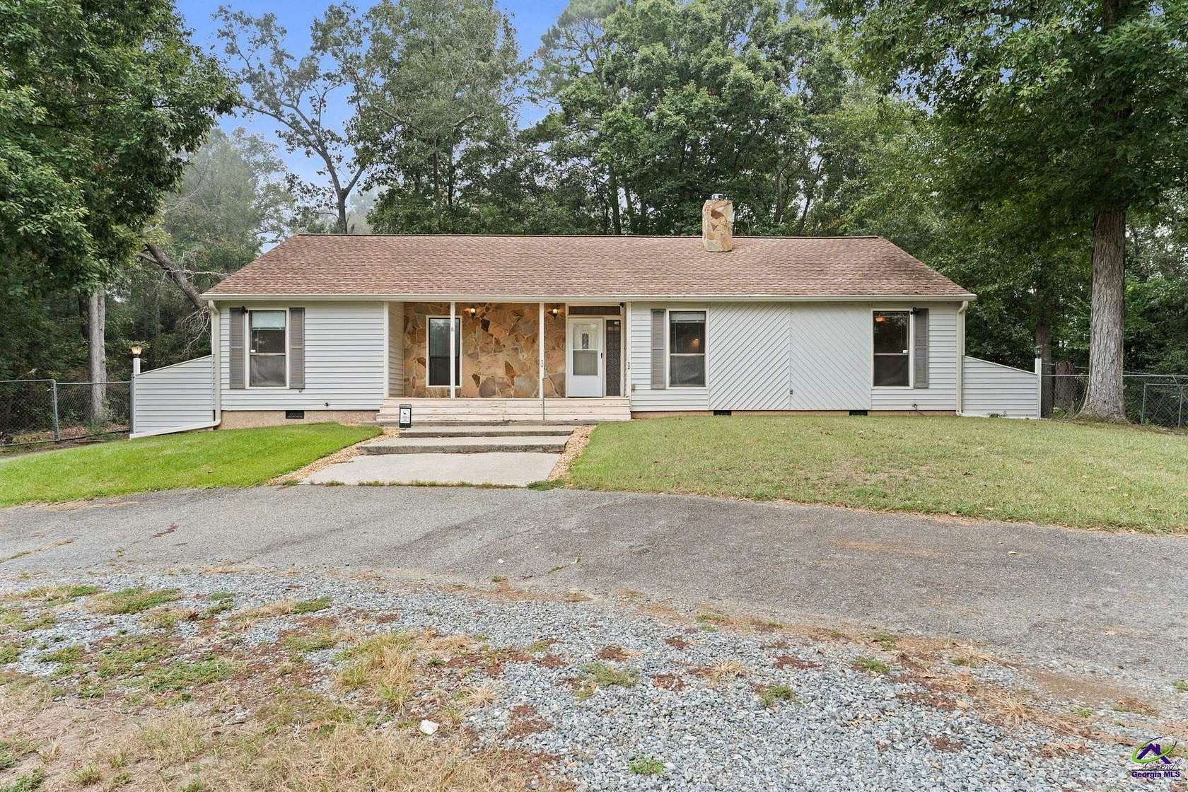 2.82 Acres of Land with Home for Sale in Dublin, Georgia
