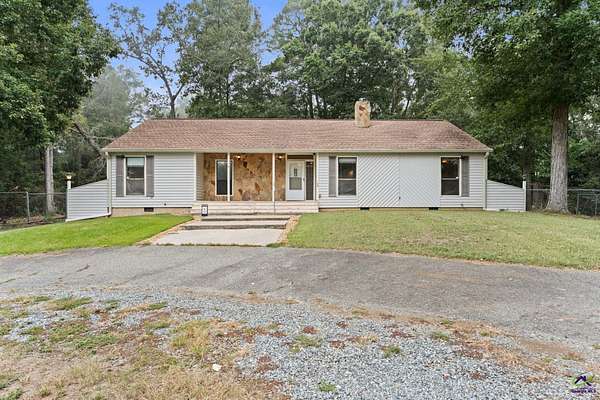 2.82 Acres of Land with Home for Sale in Dublin, Georgia