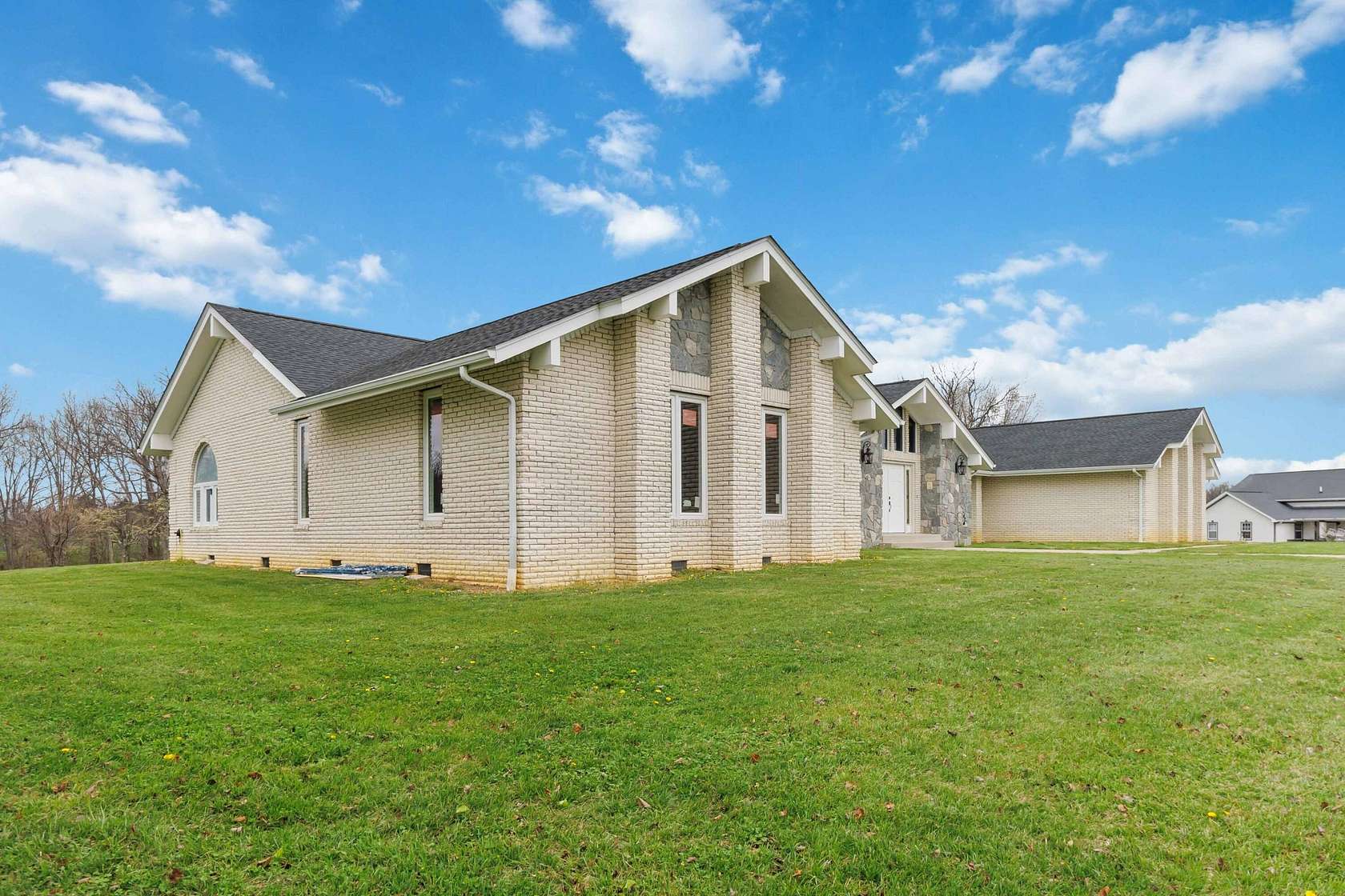 6.68 Acres of Land with Home for Sale in London, Kentucky