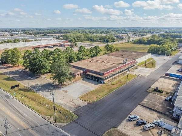 4 Acres of Improved Commercial Land for Sale in Tupelo, Mississippi