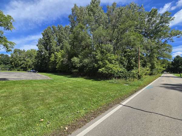 6 Acres of Residential Land for Sale in Jackson, Michigan
