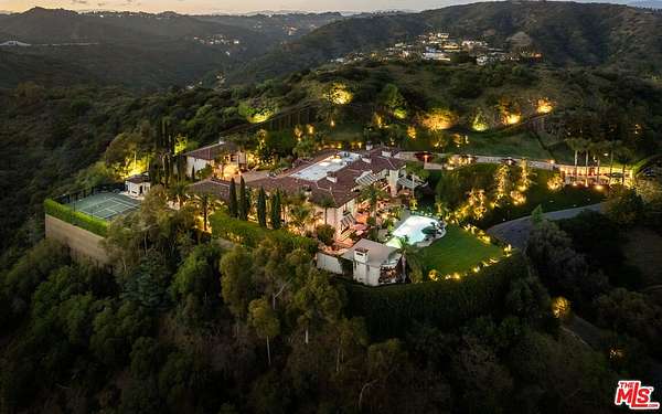 2.76 Acres of Improved Mixed-Use Land for Sale in Los Angeles, California