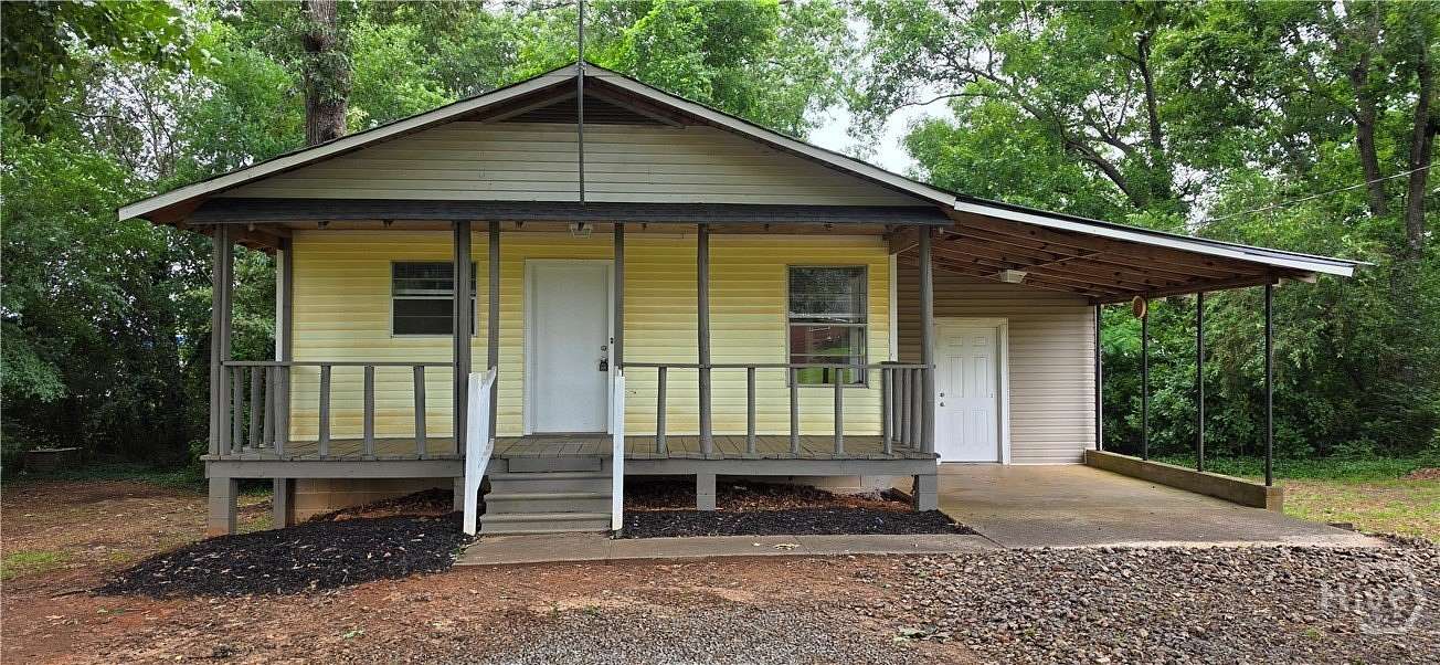 2 Acres of Improved Mixed-Use Land for Sale in Hartwell, Georgia