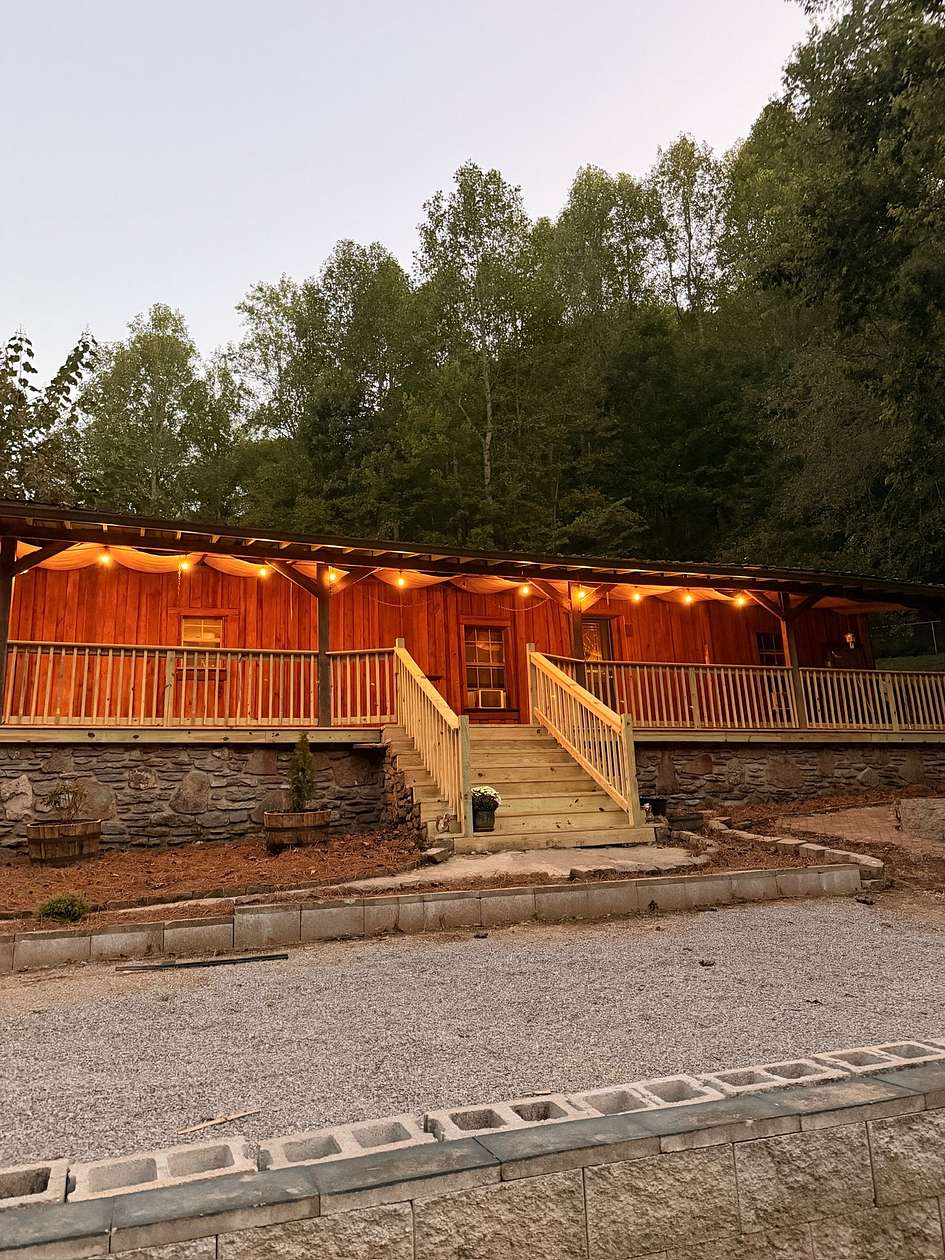 5 Acres of Land with Home for Sale in Lafayette, Tennessee