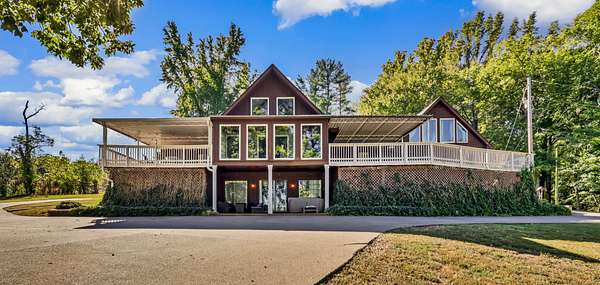 9.16 Acres of Land with Home for Sale in Clarksville, Tennessee