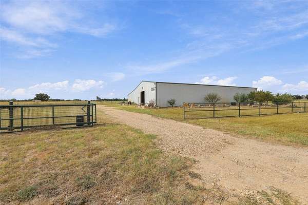 1.5 Acres of Mixed-Use Land for Lease in Collinsville, Texas