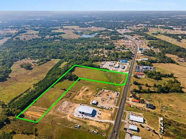 17.4 Acres of Mixed-Use Land for Sale in Pittsburg, Texas