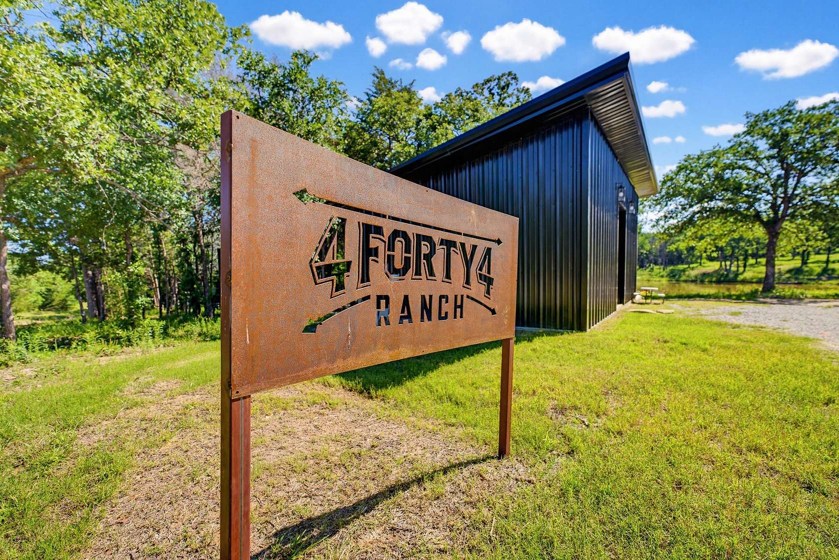 37 Acres of Recreational Land with Home for Sale in Alvord, Texas