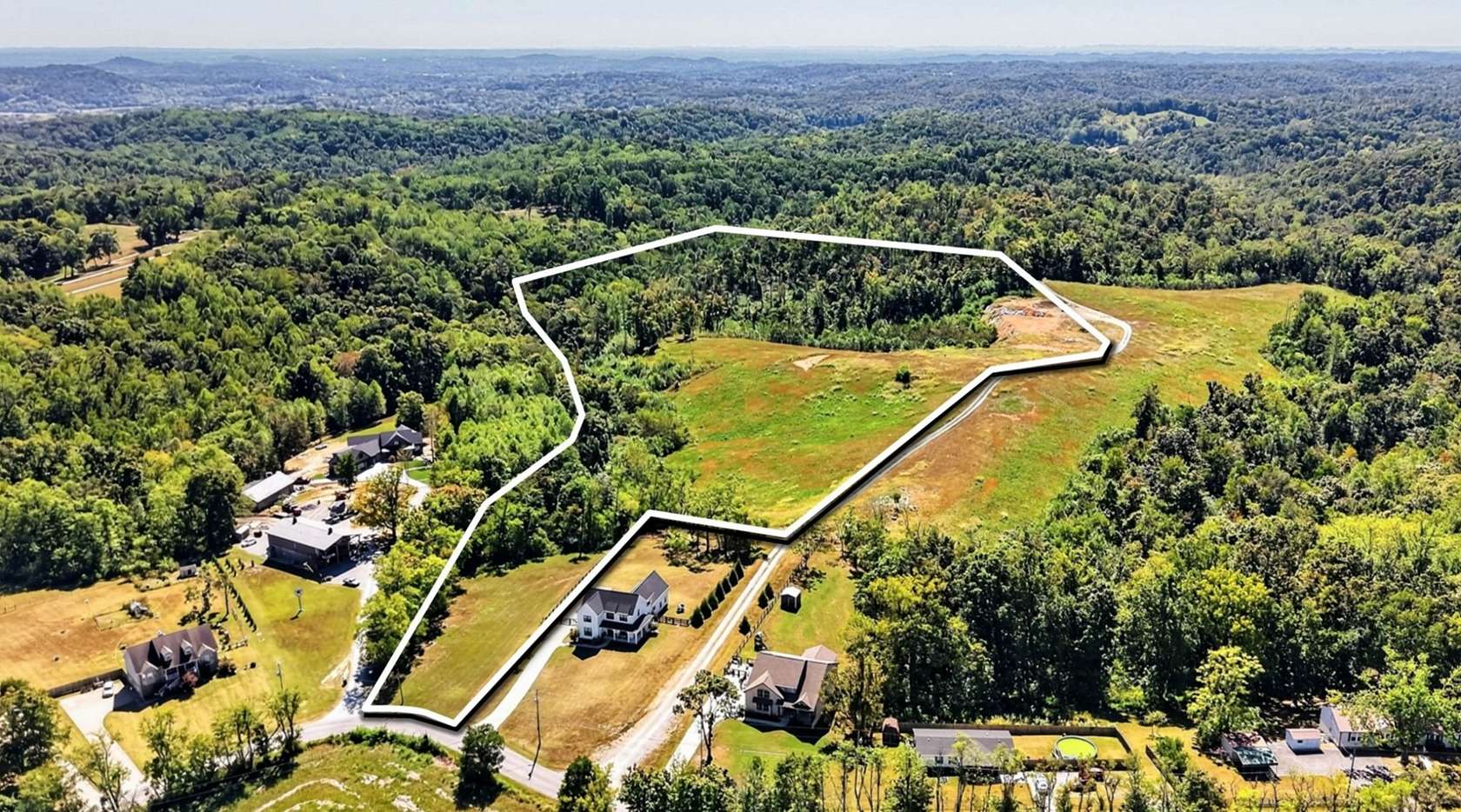 22 Acres of Land for Sale in Cottontown, Tennessee