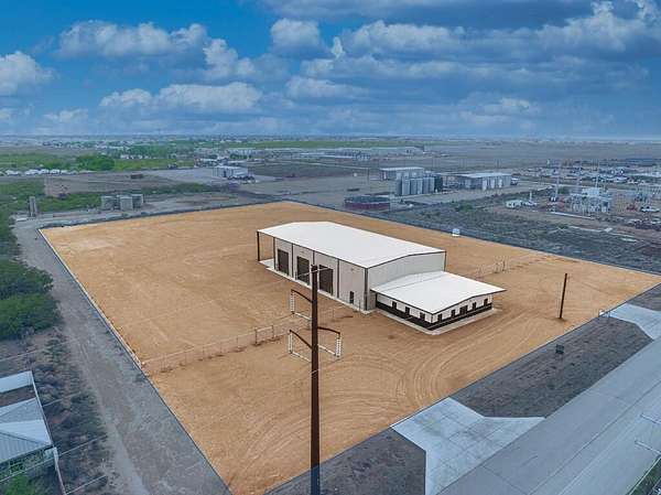 4.32 Acres of Improved Commercial Land for Sale in Midland, Texas