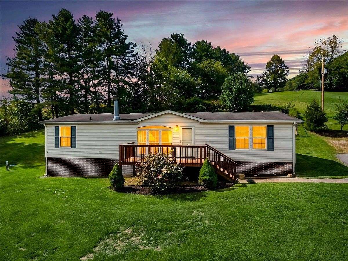 1.67 Acres of Land with Home for Sale in Draper, Virginia