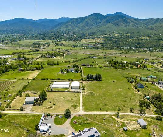 10 Acres of Land with Home for Sale in Ashland, Oregon