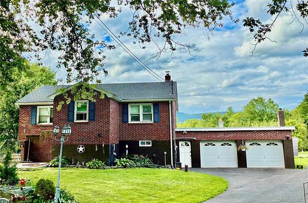 2.1 Acres of Land with Home for Sale in Gardiner, New York